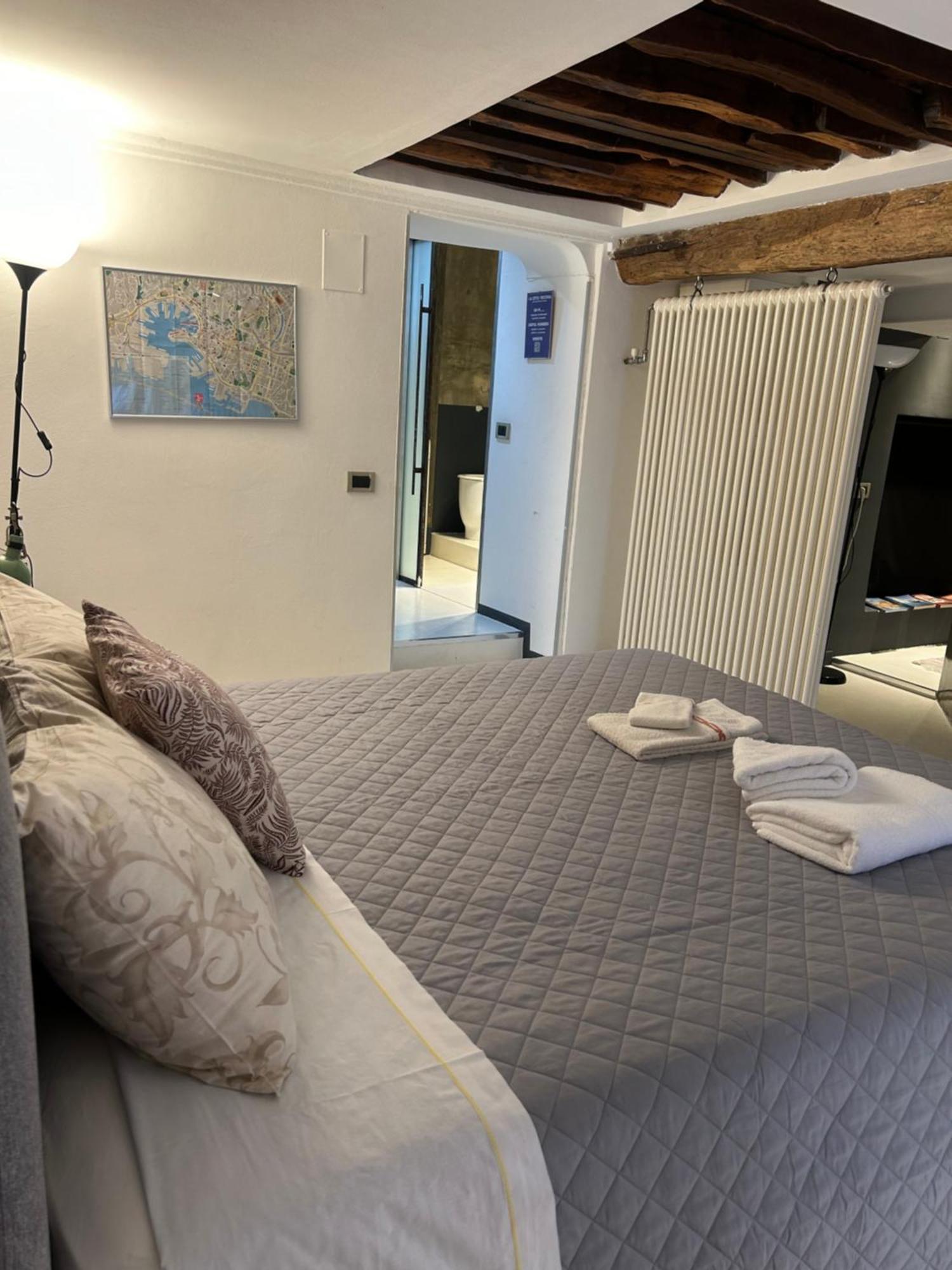 Loft La Citta Vecchia Appartement Genua Buitenkant foto